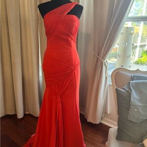 Elegant Red One-Shoulder Evening Gown